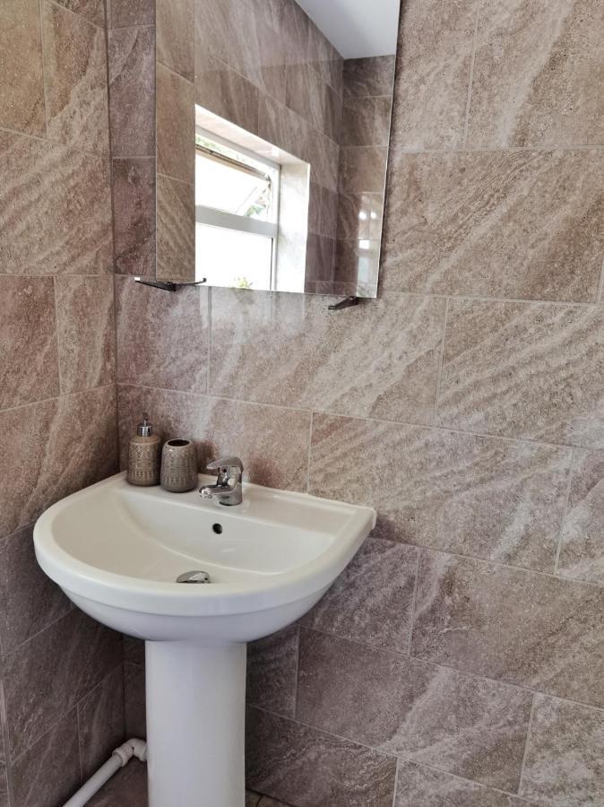 Perry Road, Beautiful Large House Available For Guests And Contractors Parking Wifi Vila Nottingham Exterior foto